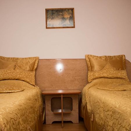 N&S Hotel Barlad Bîrlad Екстериор снимка
