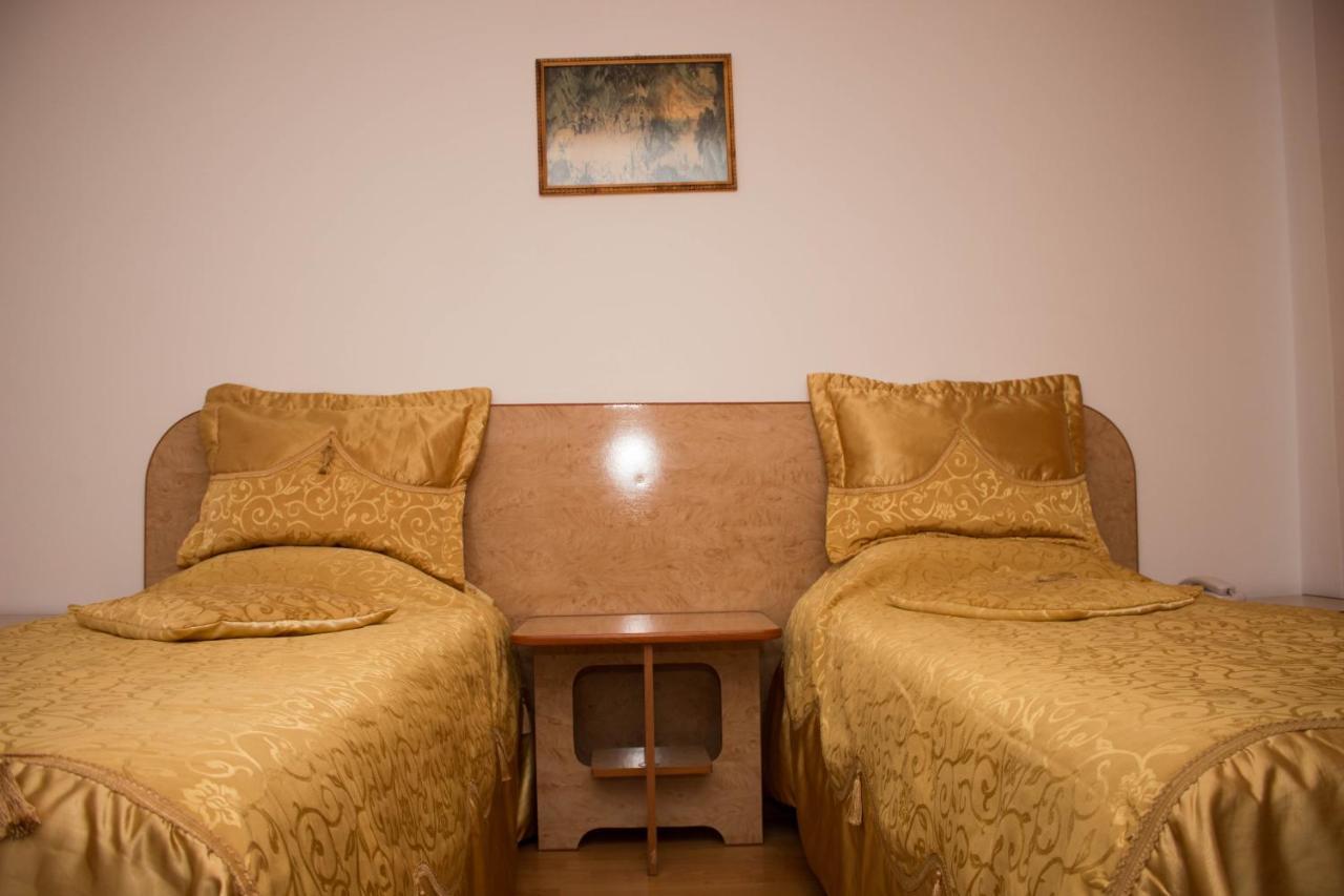 N&S Hotel Barlad Bîrlad Екстериор снимка