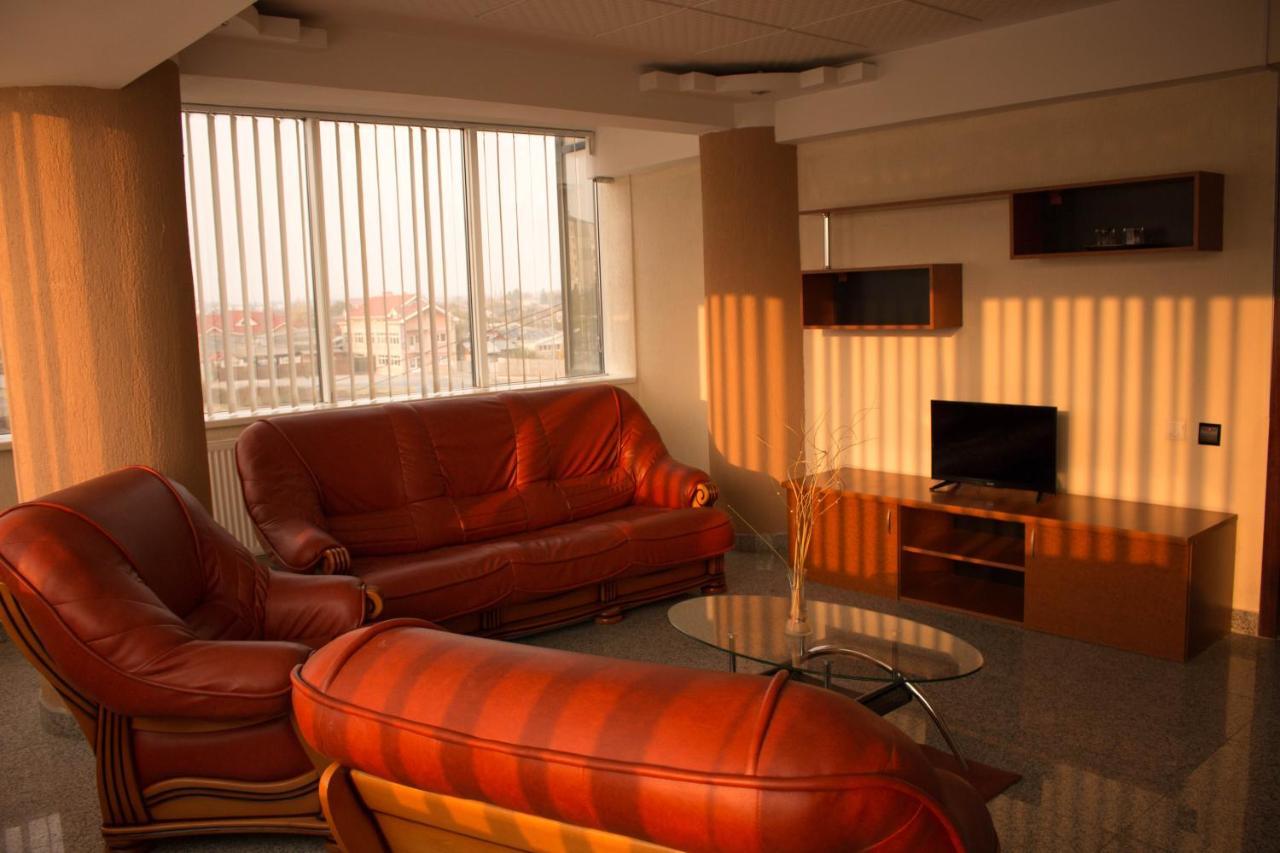 N&S Hotel Barlad Bîrlad Екстериор снимка