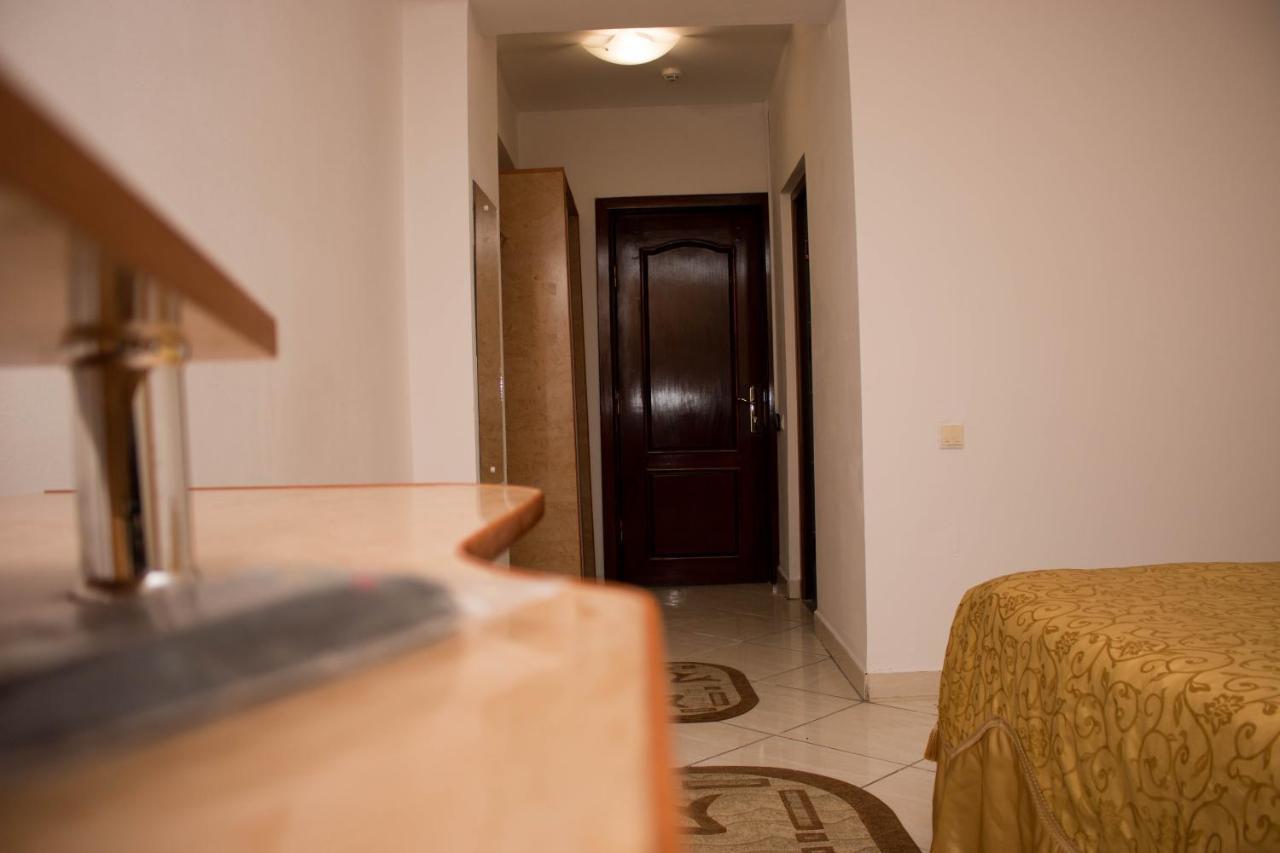 N&S Hotel Barlad Bîrlad Екстериор снимка