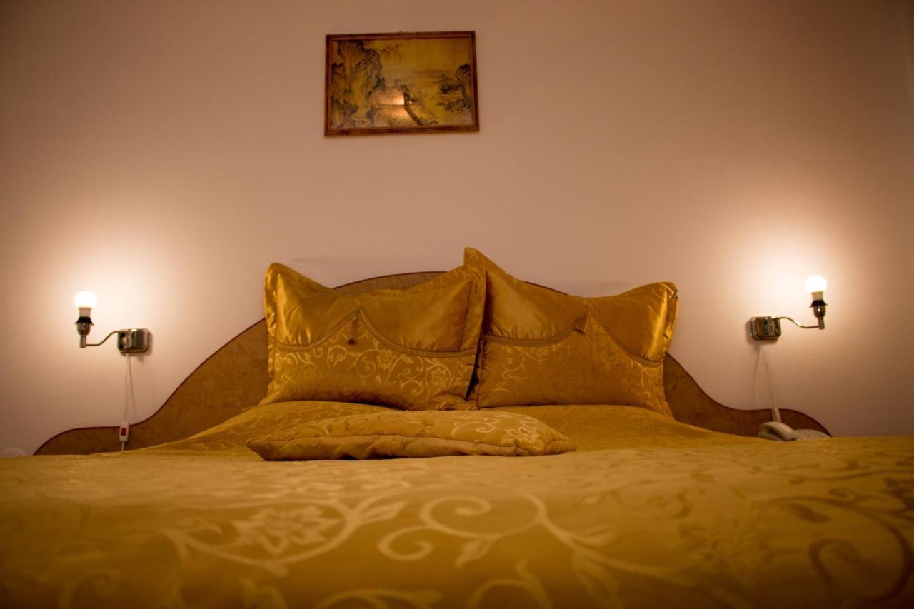 N&S Hotel Barlad Bîrlad Екстериор снимка
